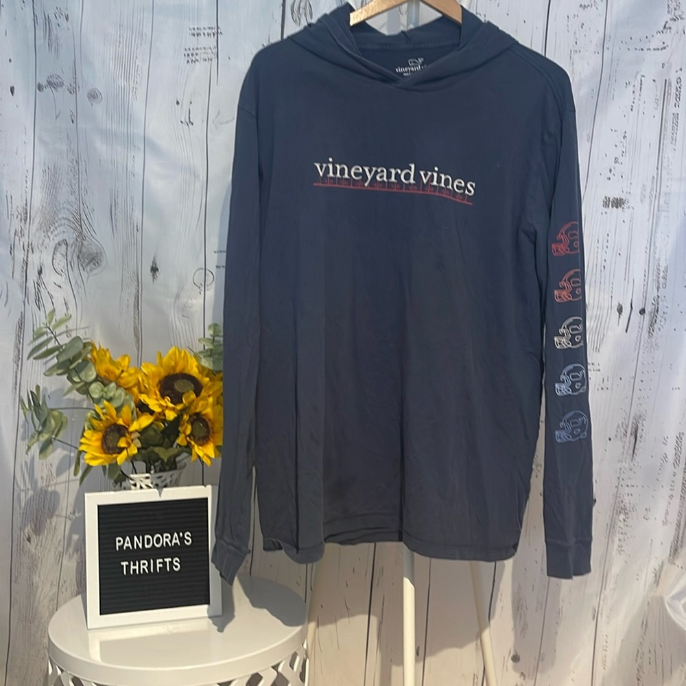 Vineyard Vines men’s hooded long sleeve tee Football Preowned Size XL